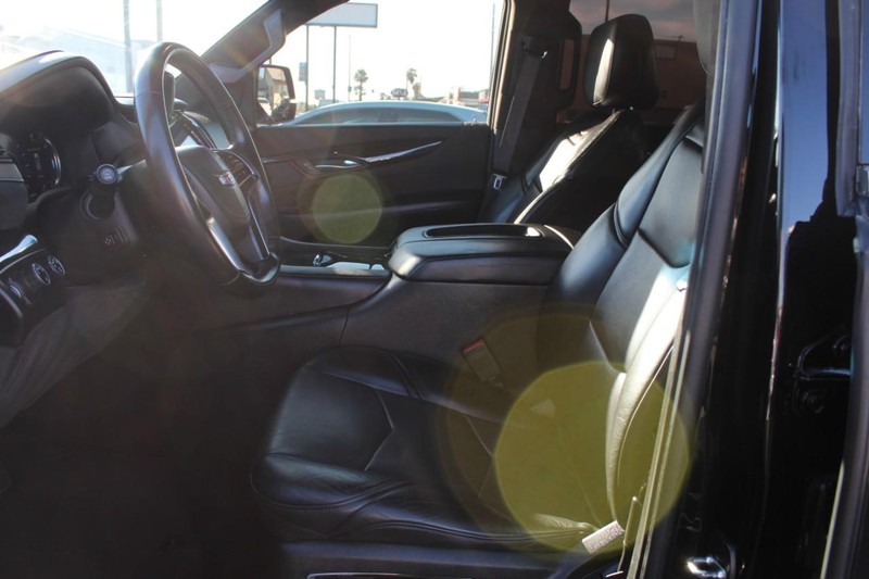 Cadillac Escalade Vehicle Full-screen Gallery Image 08