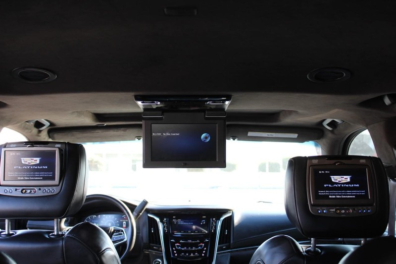 Cadillac Escalade Vehicle Full-screen Gallery Image 11