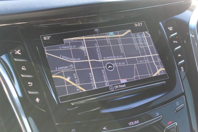 Cadillac Escalade Vehicle Full-screen Gallery Image 17