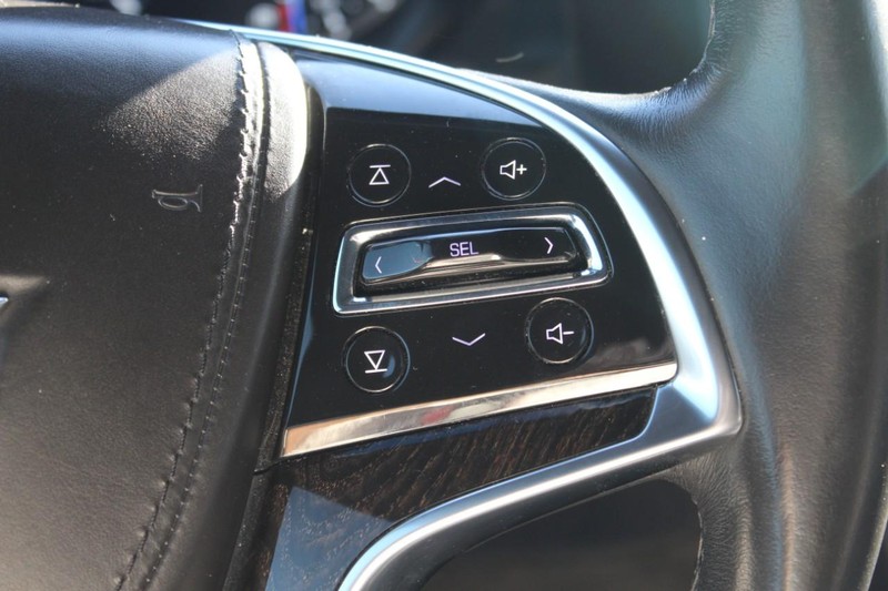 Cadillac Escalade Vehicle Full-screen Gallery Image 19