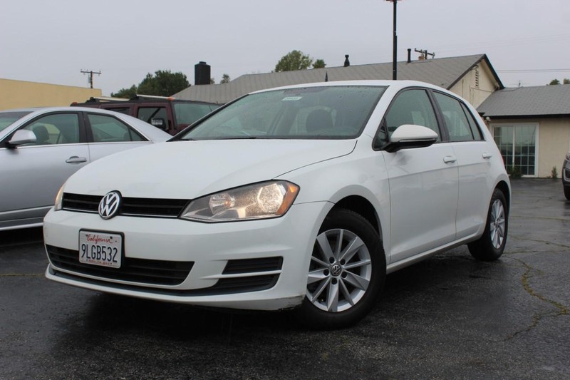 Volkswagen Golf Vehicle Full-screen Gallery Image 01