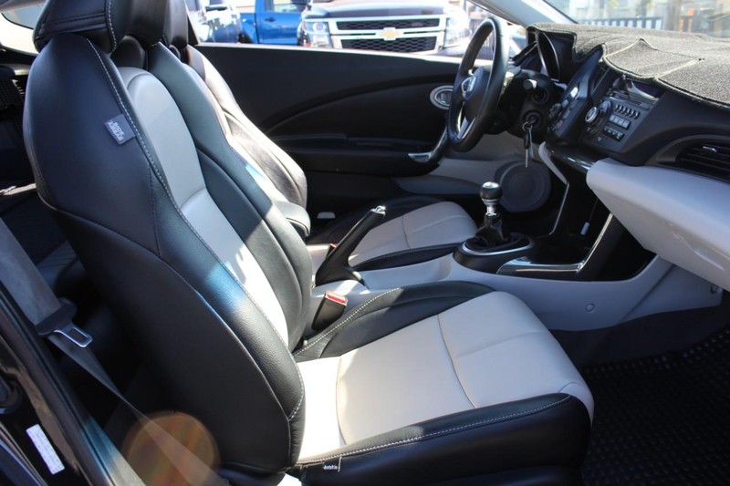 Honda CR-Z Vehicle Full-screen Gallery Image 12