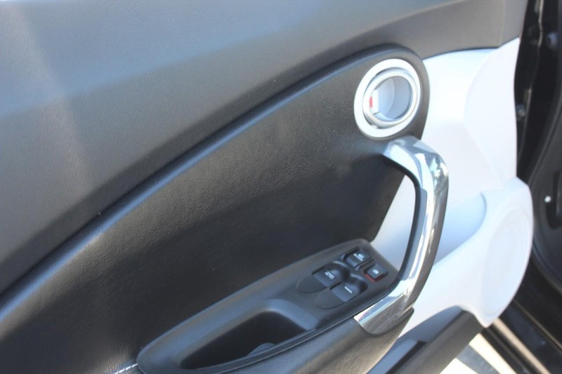 Honda CR-Z Vehicle Full-screen Gallery Image 14