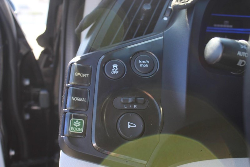 Honda CR-Z Vehicle Full-screen Gallery Image 15