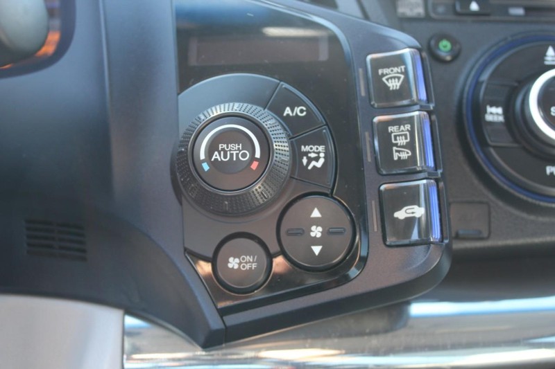 Honda CR-Z Vehicle Full-screen Gallery Image 17