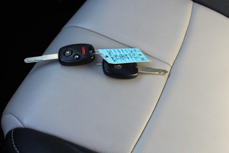 Honda CR-Z Vehicle Full-screen Gallery Image 24