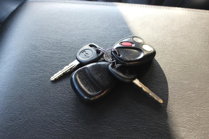 HUMMER H2 Vehicle Full-screen Gallery Image 17