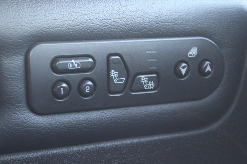 HUMMER H2 Vehicle Full-screen Gallery Image 18