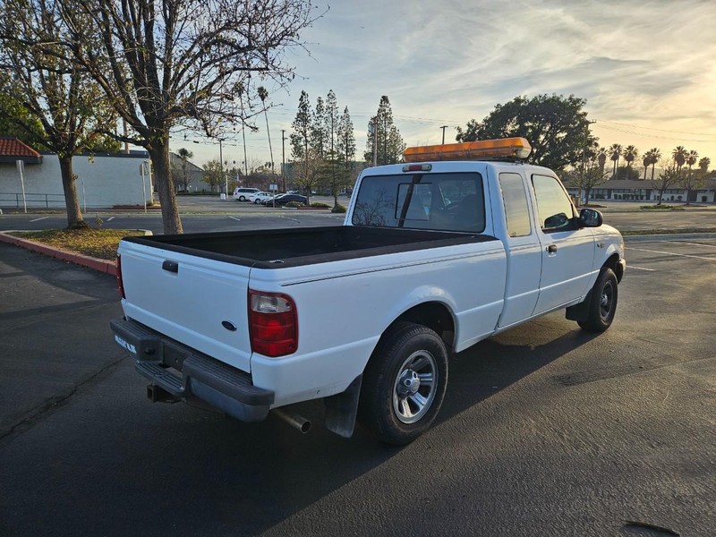 Ford Ranger Vehicle Full-screen Gallery Image 05
