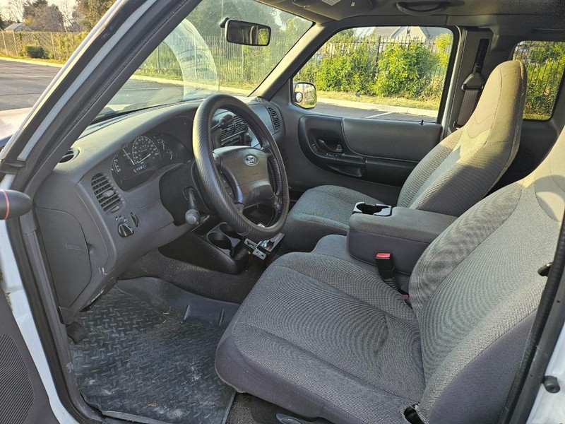 Ford Ranger Vehicle Full-screen Gallery Image 11