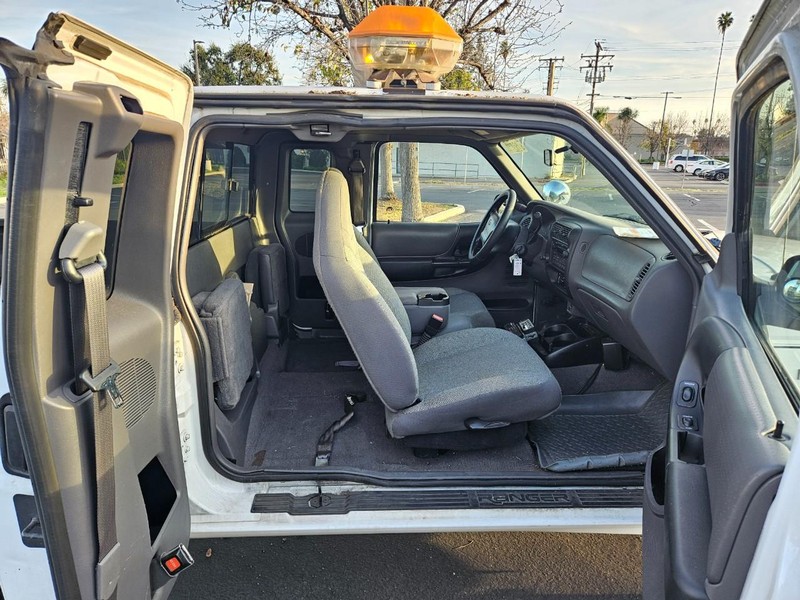 Ford Ranger Vehicle Full-screen Gallery Image 14