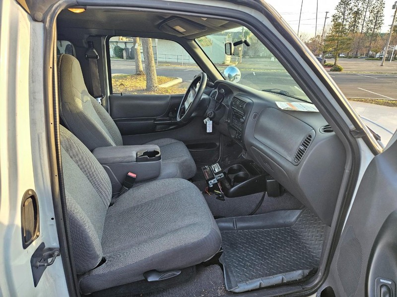 Ford Ranger Vehicle Full-screen Gallery Image 15