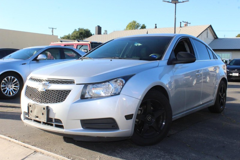 Chevrolet Cruze Vehicle Full-screen Gallery Image 01