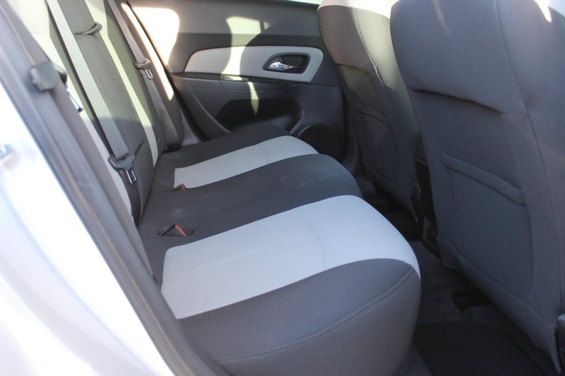 Chevrolet Cruze Vehicle Full-screen Gallery Image 08