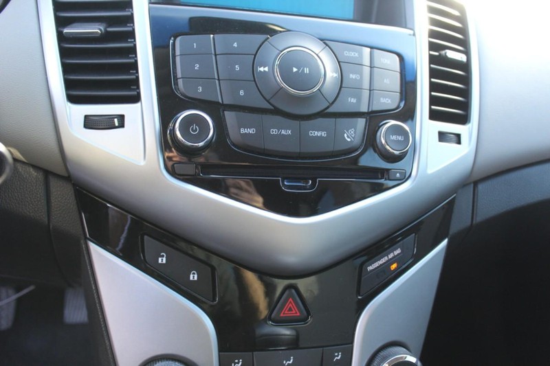 Chevrolet Cruze Vehicle Full-screen Gallery Image 14