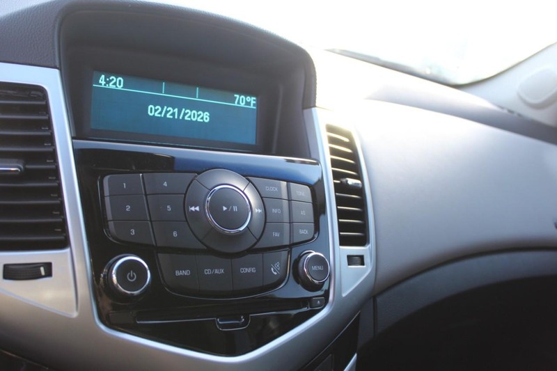 Chevrolet Cruze Vehicle Full-screen Gallery Image 15