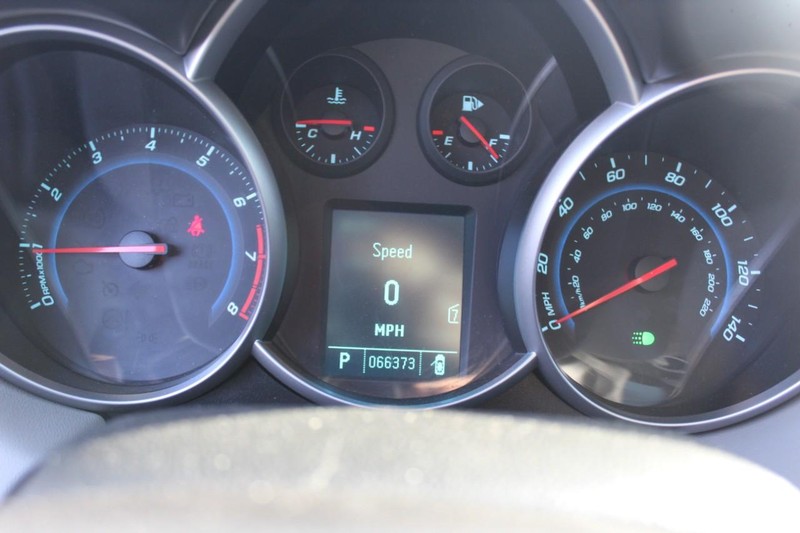 Chevrolet Cruze Vehicle Full-screen Gallery Image 17