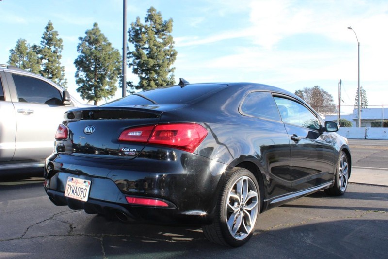 Kia Forte Koup Vehicle Full-screen Gallery Image 03