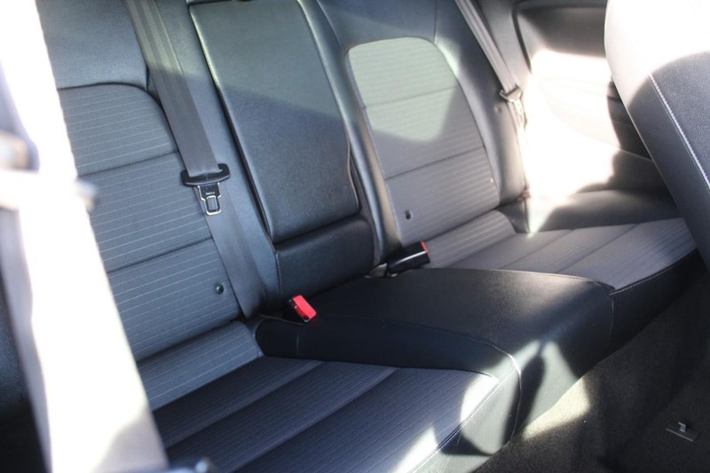 Kia Forte Koup Vehicle Full-screen Gallery Image 07