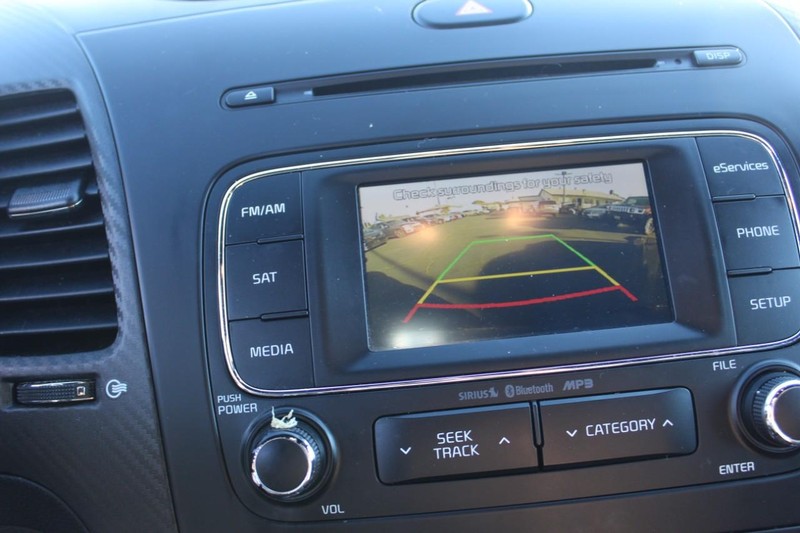 Kia Forte Koup Vehicle Full-screen Gallery Image 19