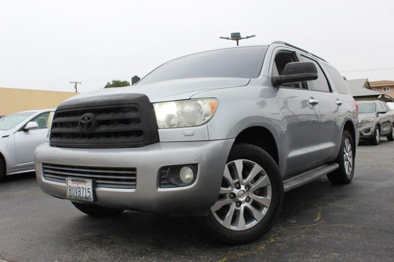 Toyota Sequoia Vehicle Full-screen Gallery Image 01