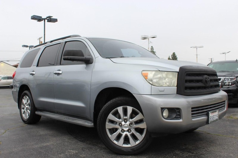 Toyota Sequoia Vehicle Full-screen Gallery Image 02