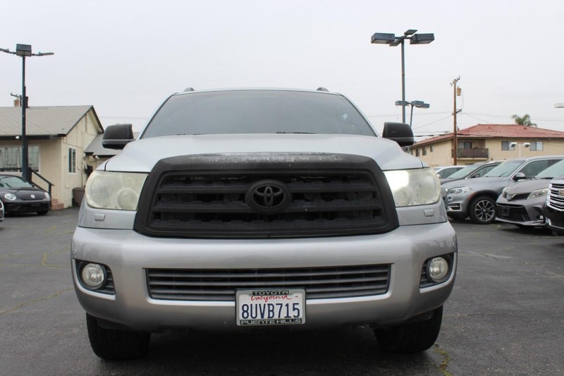 Toyota Sequoia Vehicle Full-screen Gallery Image 05