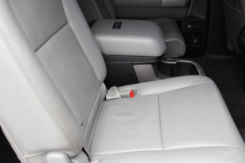 Toyota Sequoia Vehicle Full-screen Gallery Image 10