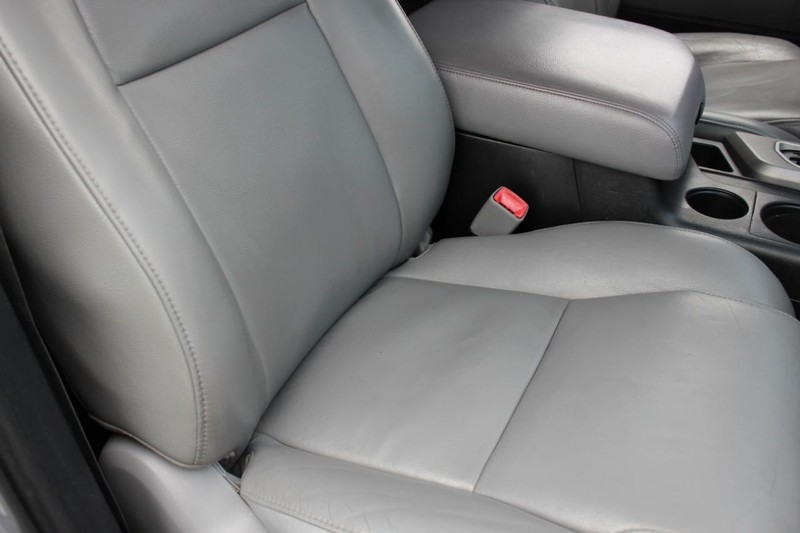 Toyota Sequoia Vehicle Full-screen Gallery Image 12