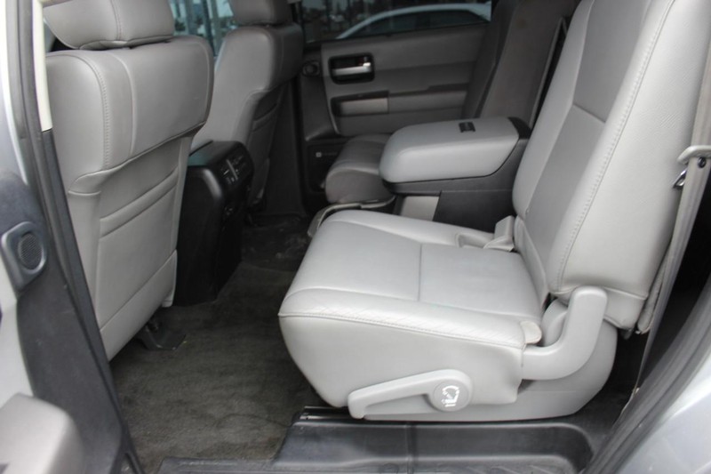 Toyota Sequoia Vehicle Full-screen Gallery Image 13
