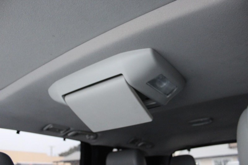 Toyota Sequoia Vehicle Full-screen Gallery Image 31