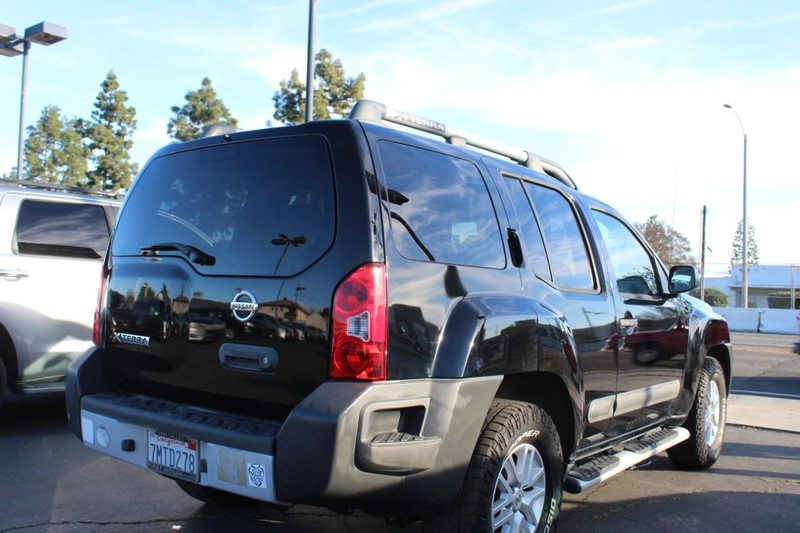 Nissan Xterra Vehicle Full-screen Gallery Image 04