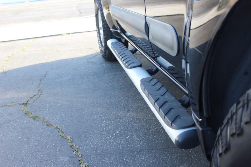 Nissan Xterra Vehicle Full-screen Gallery Image 06