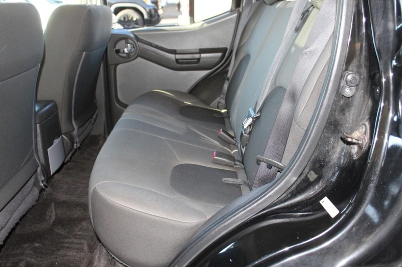 Nissan Xterra Vehicle Full-screen Gallery Image 10