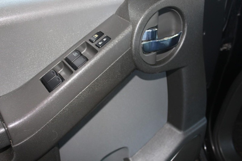Nissan Xterra Vehicle Full-screen Gallery Image 11