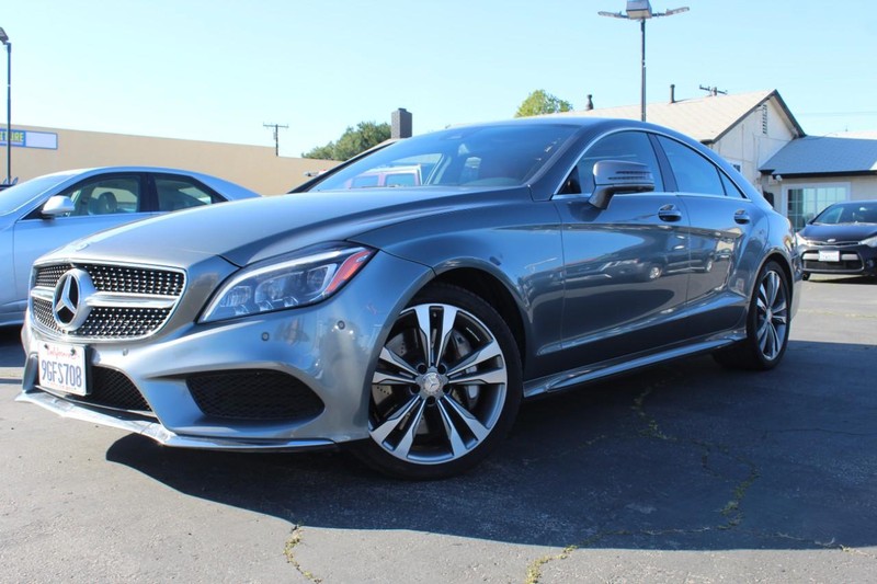 Mercedes-Benz CLS Vehicle Full-screen Gallery Image 01