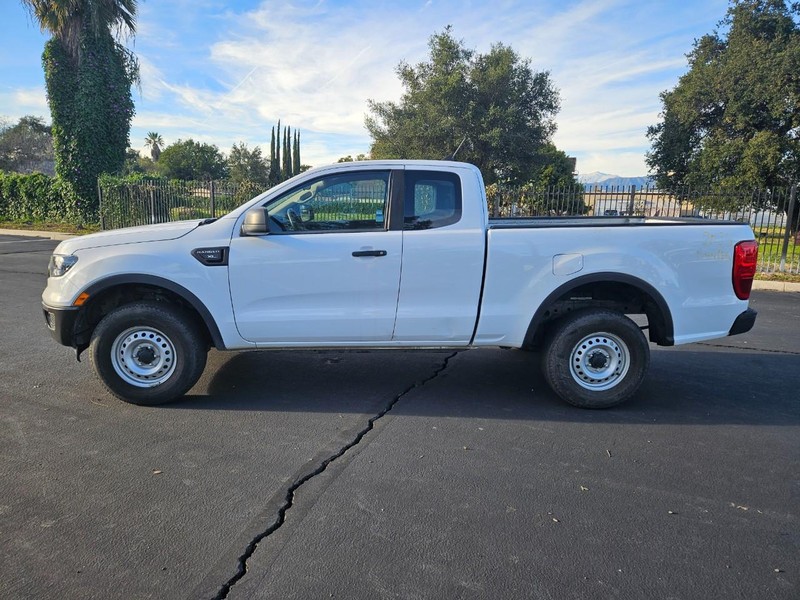 Ford Ranger Vehicle Full-screen Gallery Image 02
