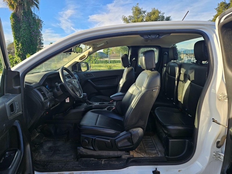 Ford Ranger Vehicle Full-screen Gallery Image 13