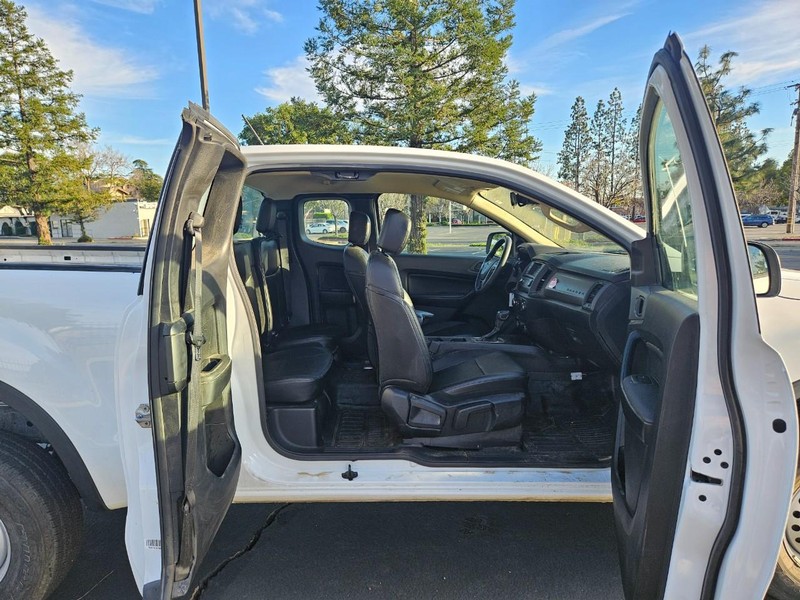 Ford Ranger Vehicle Full-screen Gallery Image 17