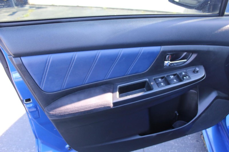 Subaru WRX STI Vehicle Full-screen Gallery Image 06