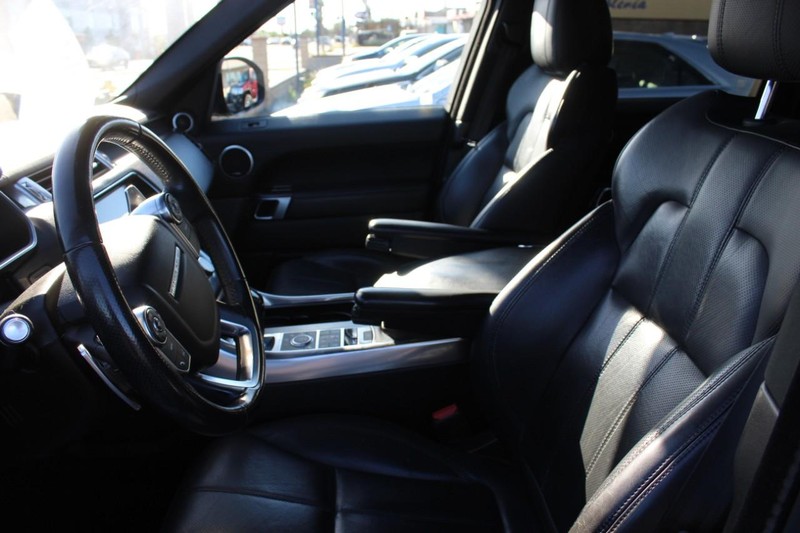 Land Rover Range Rover Sport Vehicle Full-screen Gallery Image 05