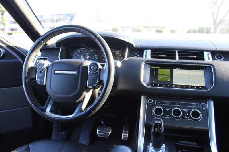 Land Rover Range Rover Sport Vehicle Full-screen Gallery Image 07