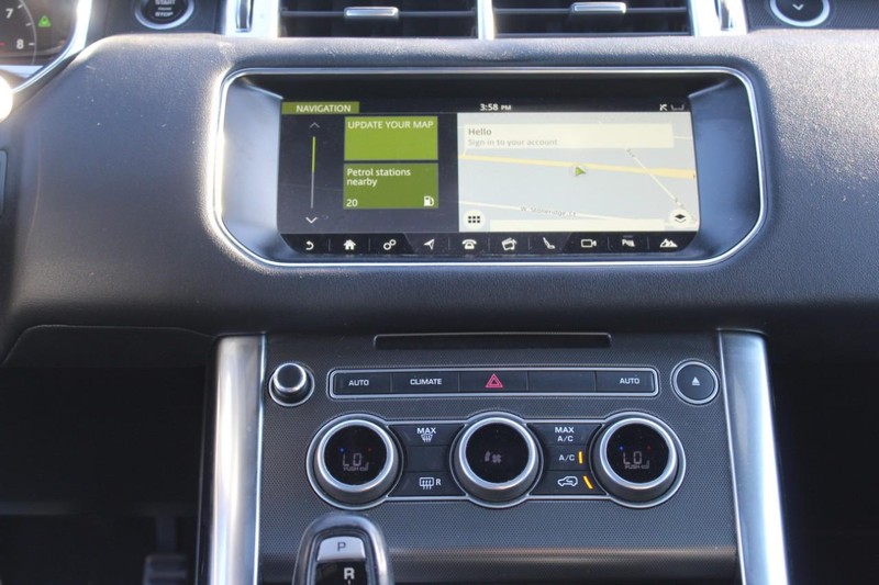 Land Rover Range Rover Sport Vehicle Full-screen Gallery Image 09