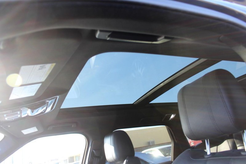 Land Rover Range Rover Sport Vehicle Full-screen Gallery Image 10