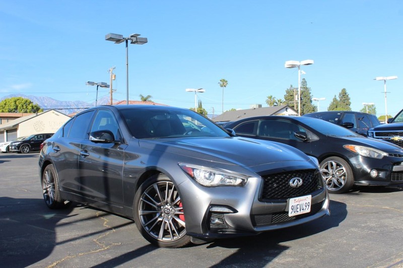 INFINITI Q50 Vehicle Full-screen Gallery Image 02