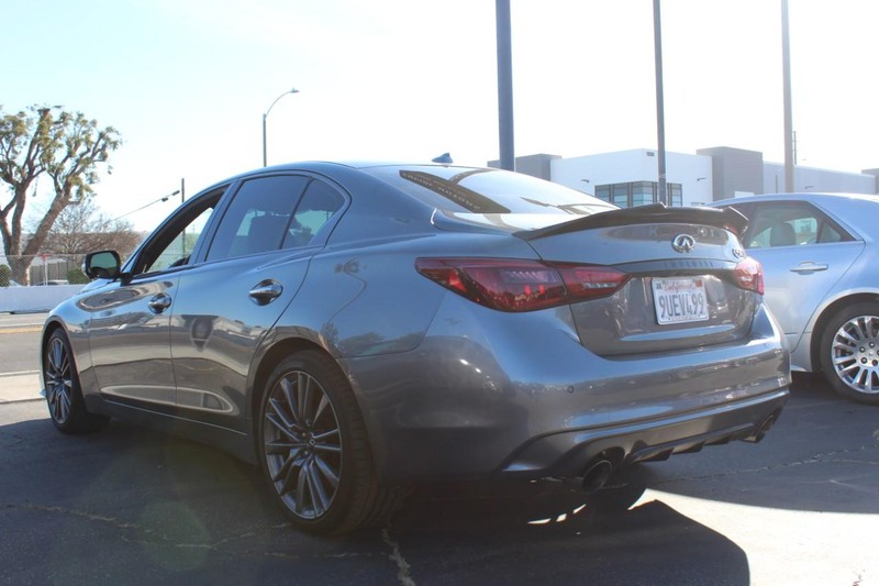 INFINITI Q50 Vehicle Full-screen Gallery Image 04