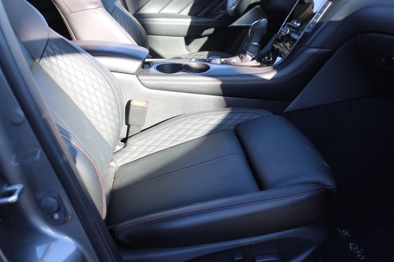 INFINITI Q50 Vehicle Full-screen Gallery Image 13