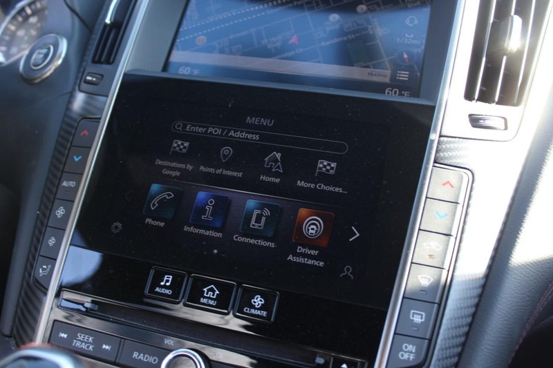 INFINITI Q50 Vehicle Full-screen Gallery Image 24