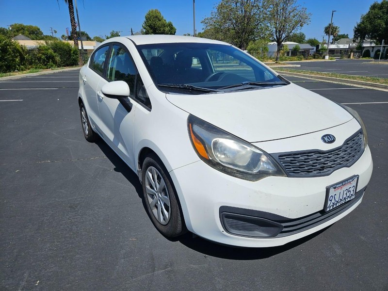 Kia Rio Vehicle Full-screen Gallery Image 07