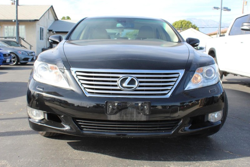 Lexus LS 460 Vehicle Full-screen Gallery Image 03